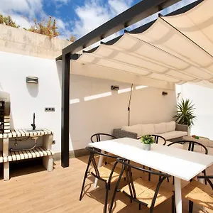https://villa-tauro-31.in-canary-islands.com